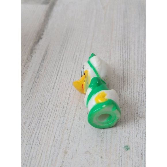 Miniature green outfit Daisy Duck Disney Pixar toy figure - Picture 5 of 5